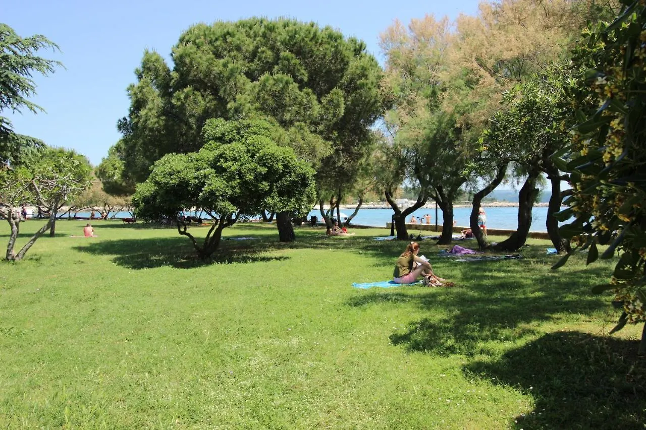 Milan A4, 50 M From The Beach Novigrad Istria 0*,