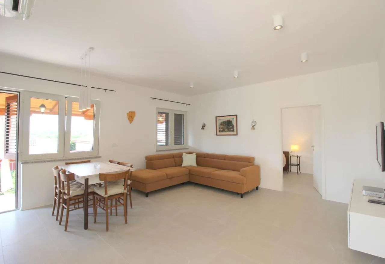 Milan A4, 50 M From The Beach